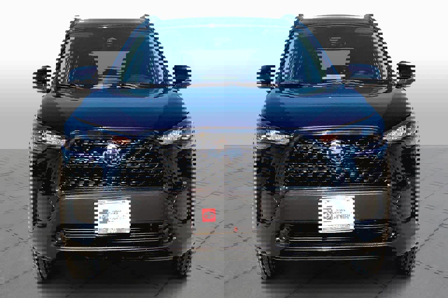 Used 2025 Toyota Corolla Cross LE image 3