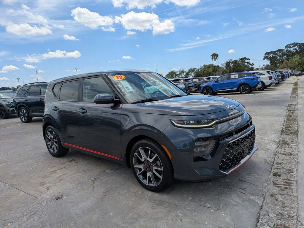 Certified 2022 Kia Soul Turbo FWD image 2
