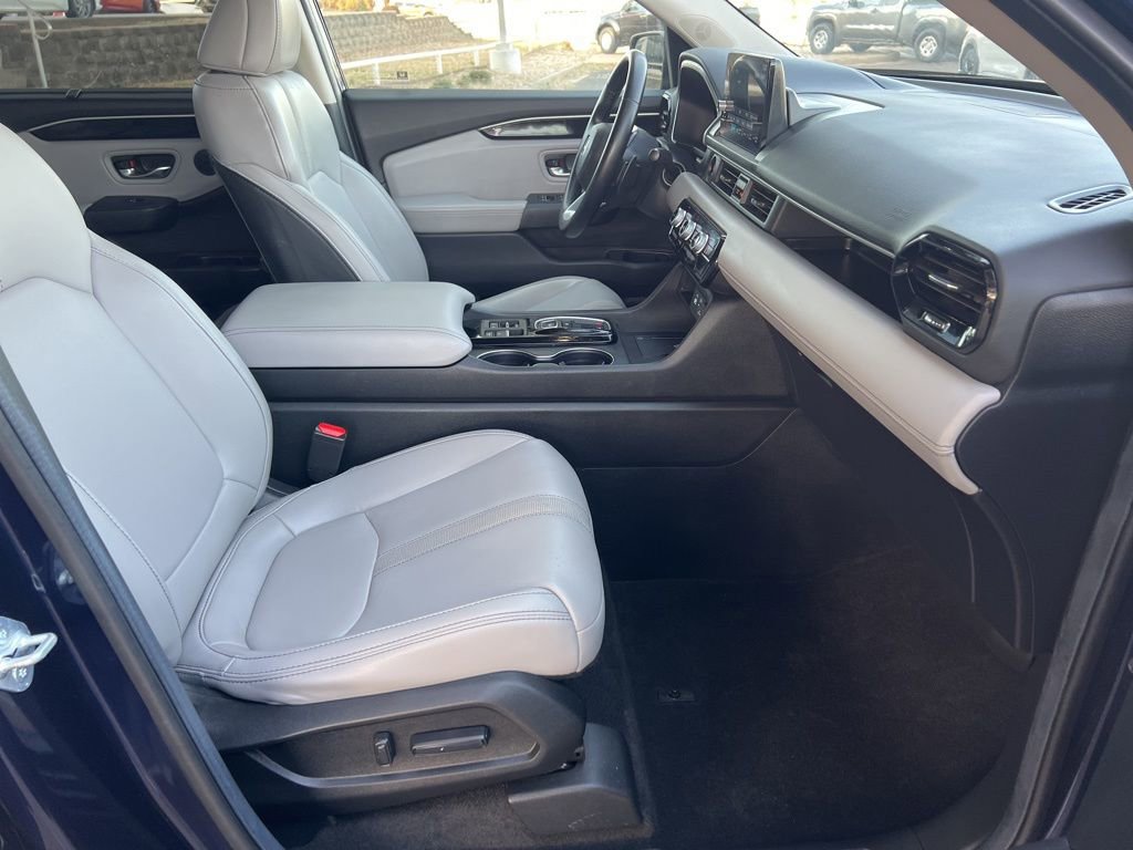 Used 2025 Honda Pilot EX-L image 12