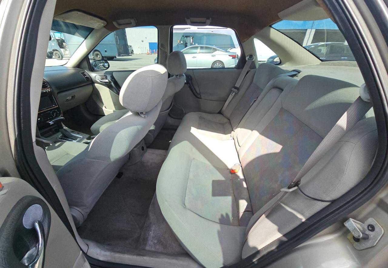 Used 2003 Saturn L-Series L200 w/ Audio Pkg I FWD image 12
