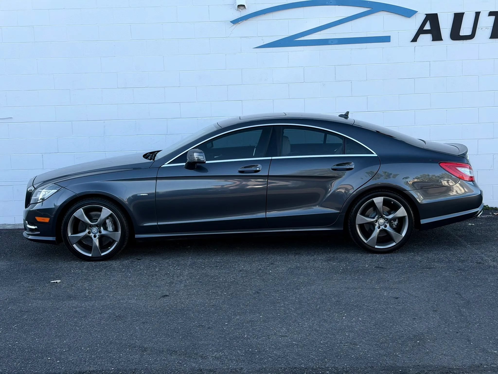 Used 2012 Mercedes-Benz CLS 550 image 3