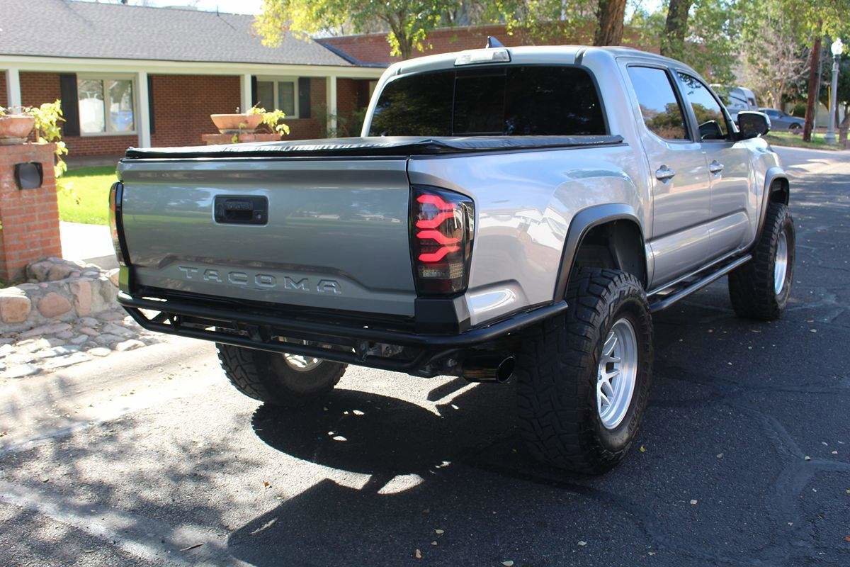 Used 2017 Toyota Tacoma TRD Off-Road image 6