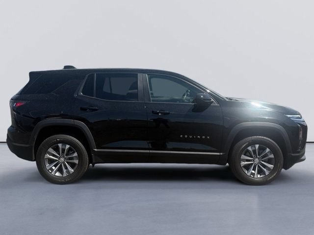 Used 2025 Chevrolet Equinox LT FWD image 2