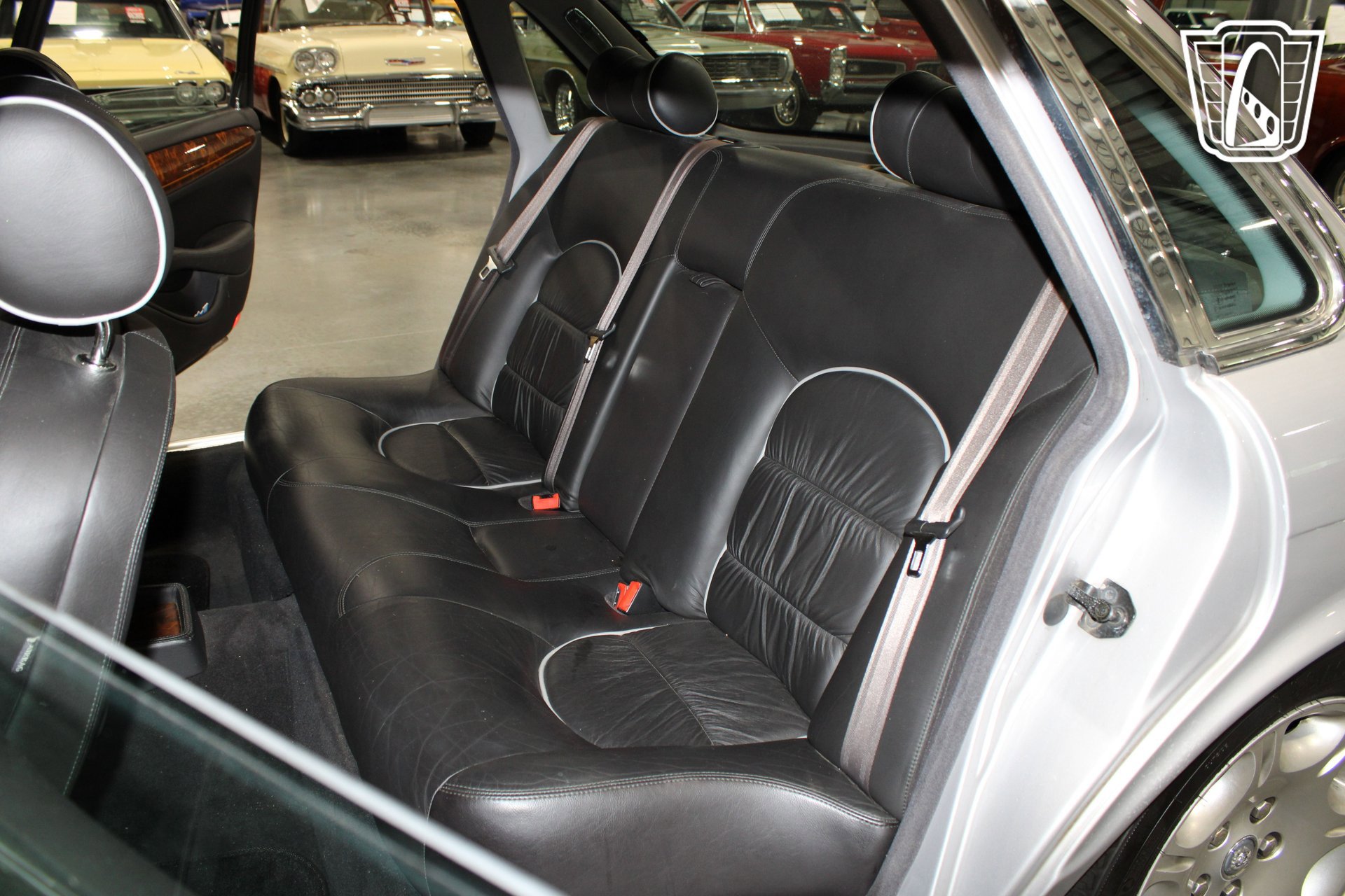 Used 2002 Jaguar XJ8 L Vanden Plas image 8