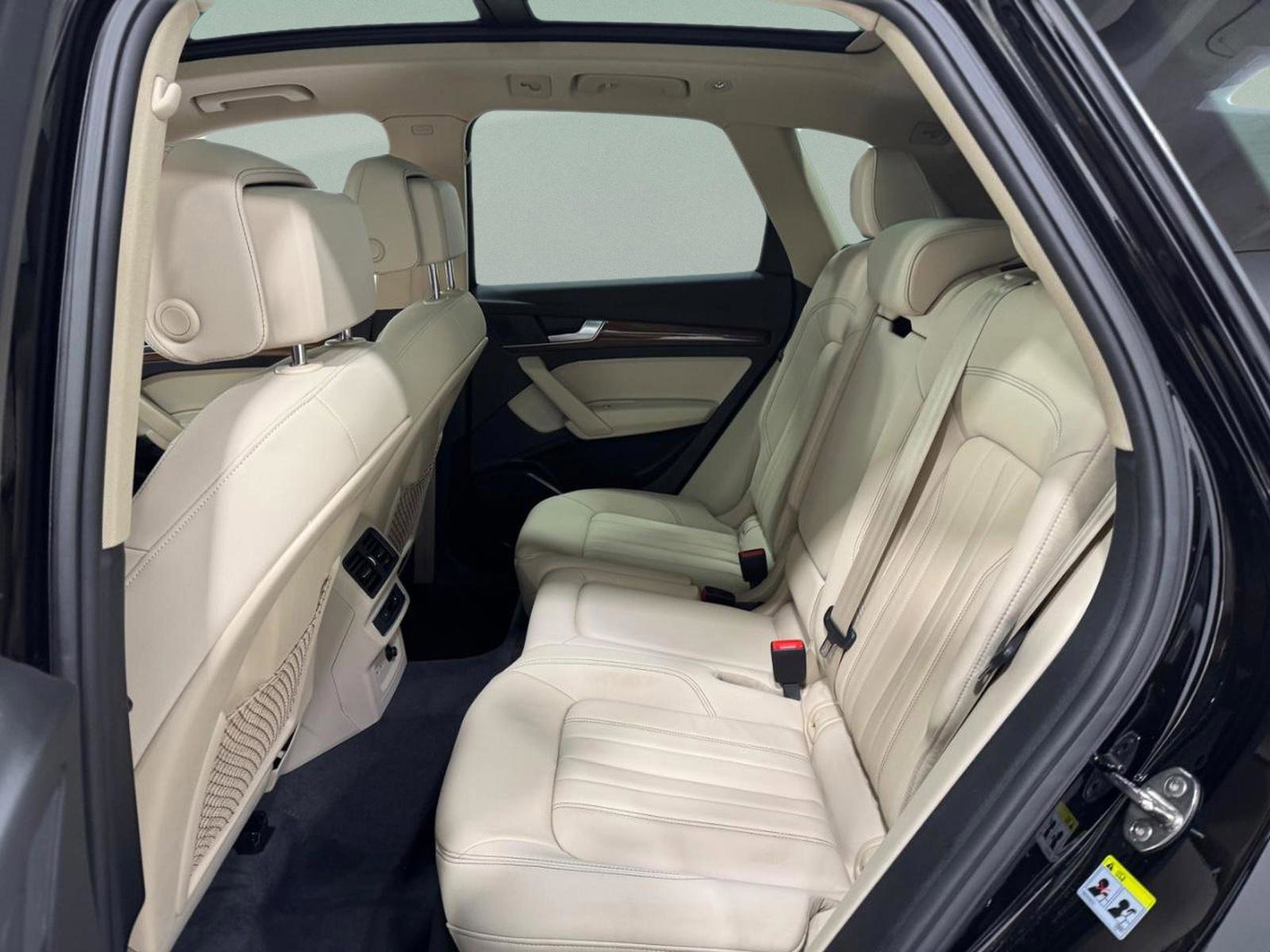 Used 2023 Audi Q5 2.0T Premium w/ Convenience Package image 8