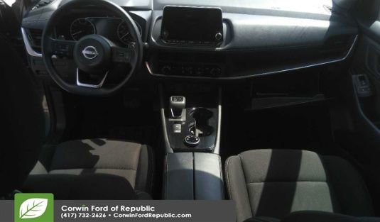 Used 2024 Nissan Rogue S image 15