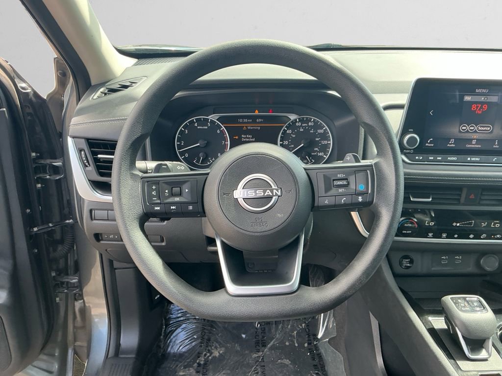 Used 2024 Nissan Rogue SV FWD image 12