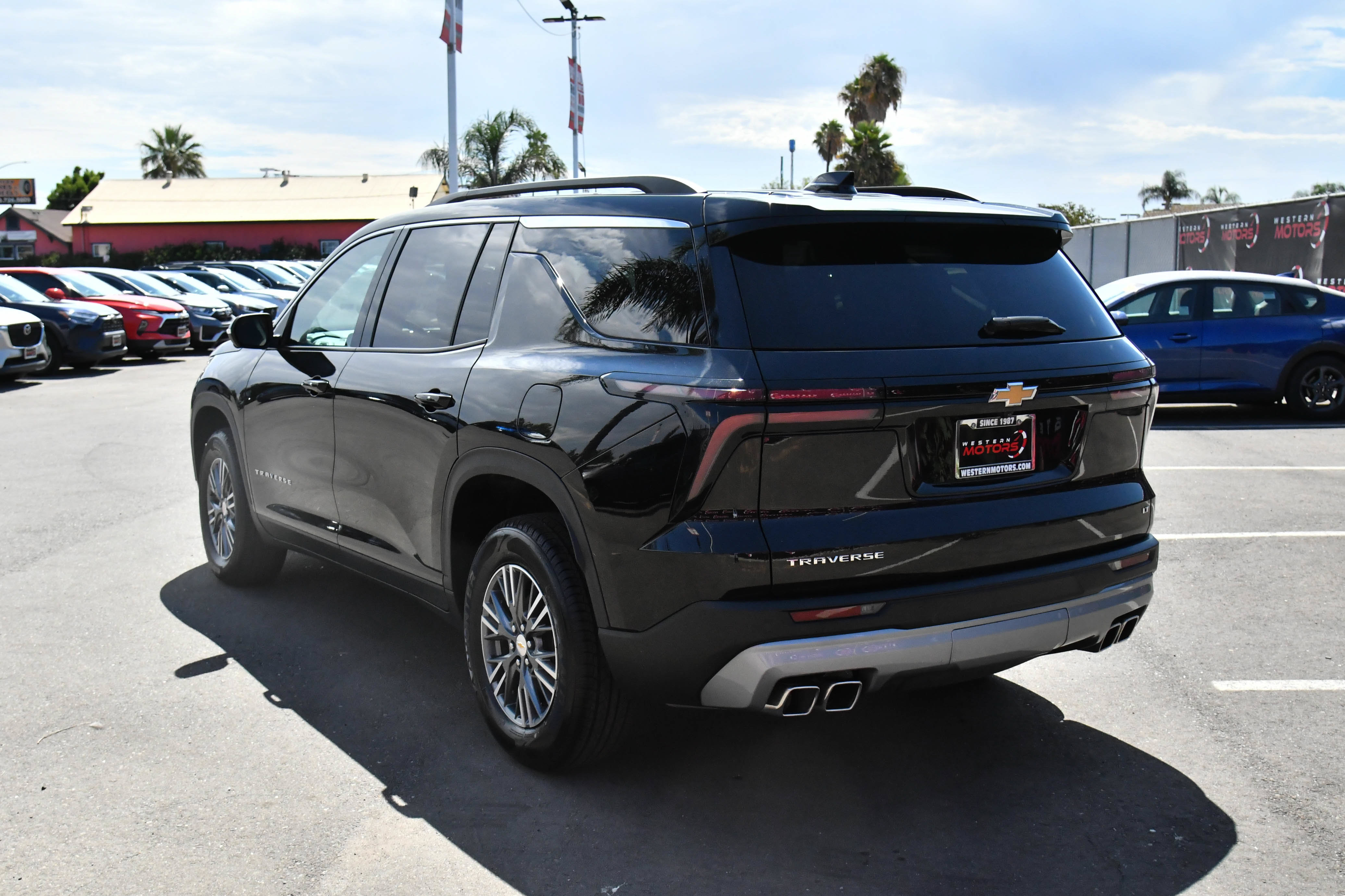 Used 2024 Chevrolet Traverse LT FWD image 6