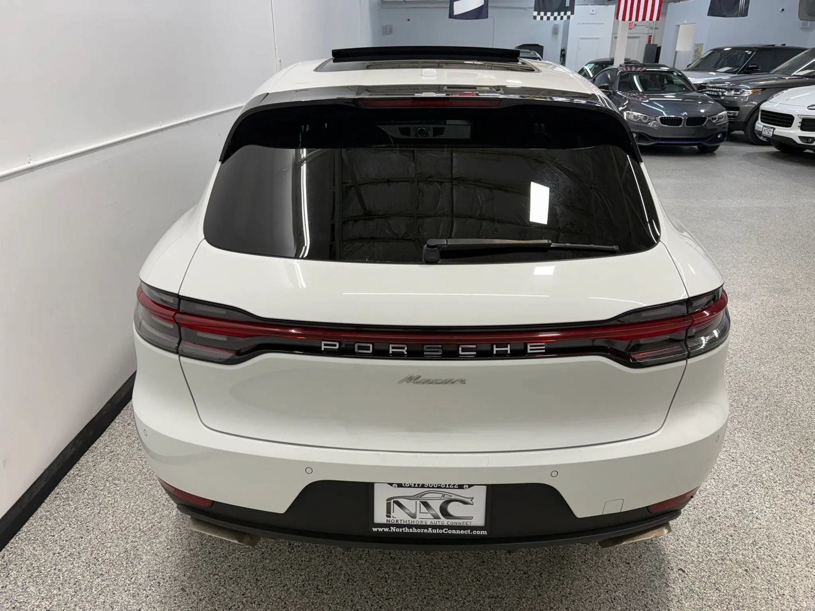 Used 2020 Porsche Macan AWD/4WD image 46