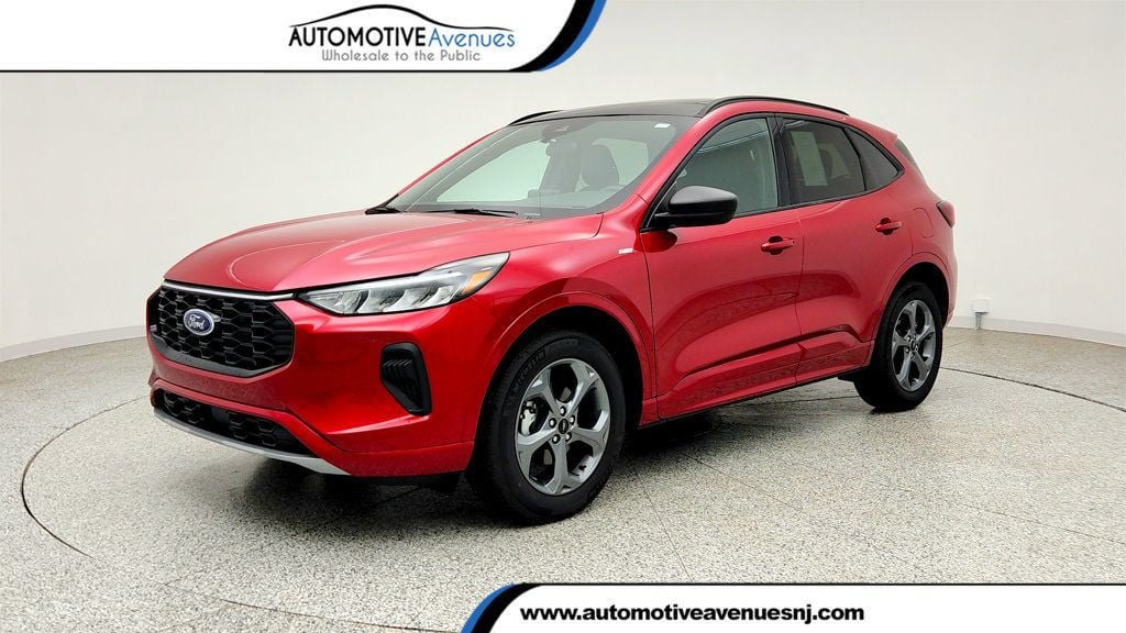 Used 2024 Ford Escape ST-Line AWD/4WD image 1