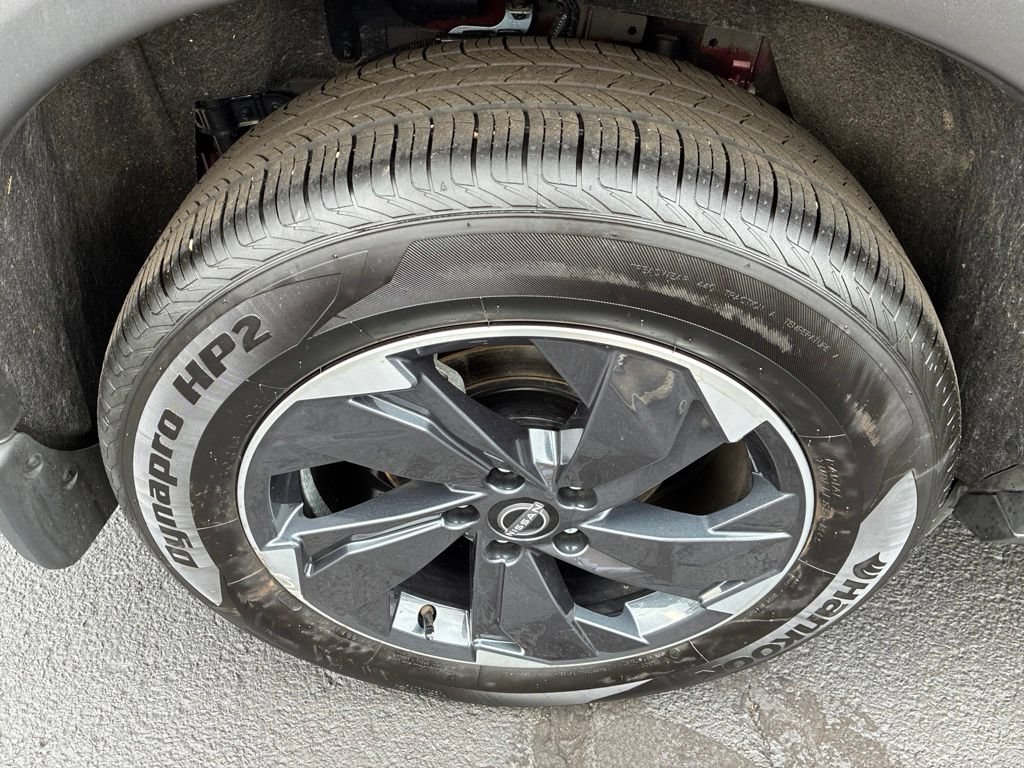 Certified 2026 Nissan Rogue SV AWD/4WD image 10