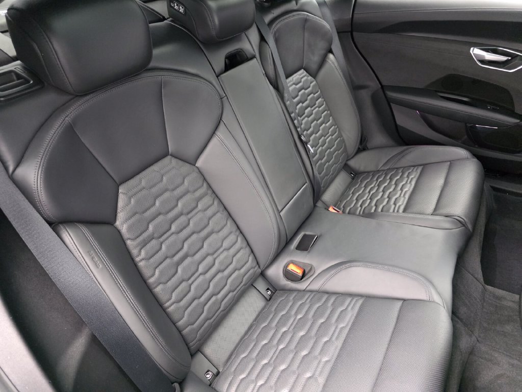 Used 2022 Audi e-tron GT Prestige AWD/4WD image 26