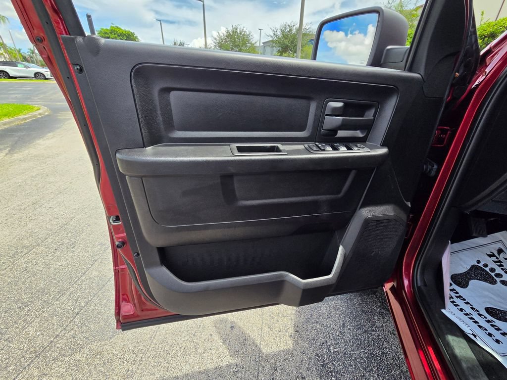 Used 2018 RAM 1500 Express AWD/4WD image 21