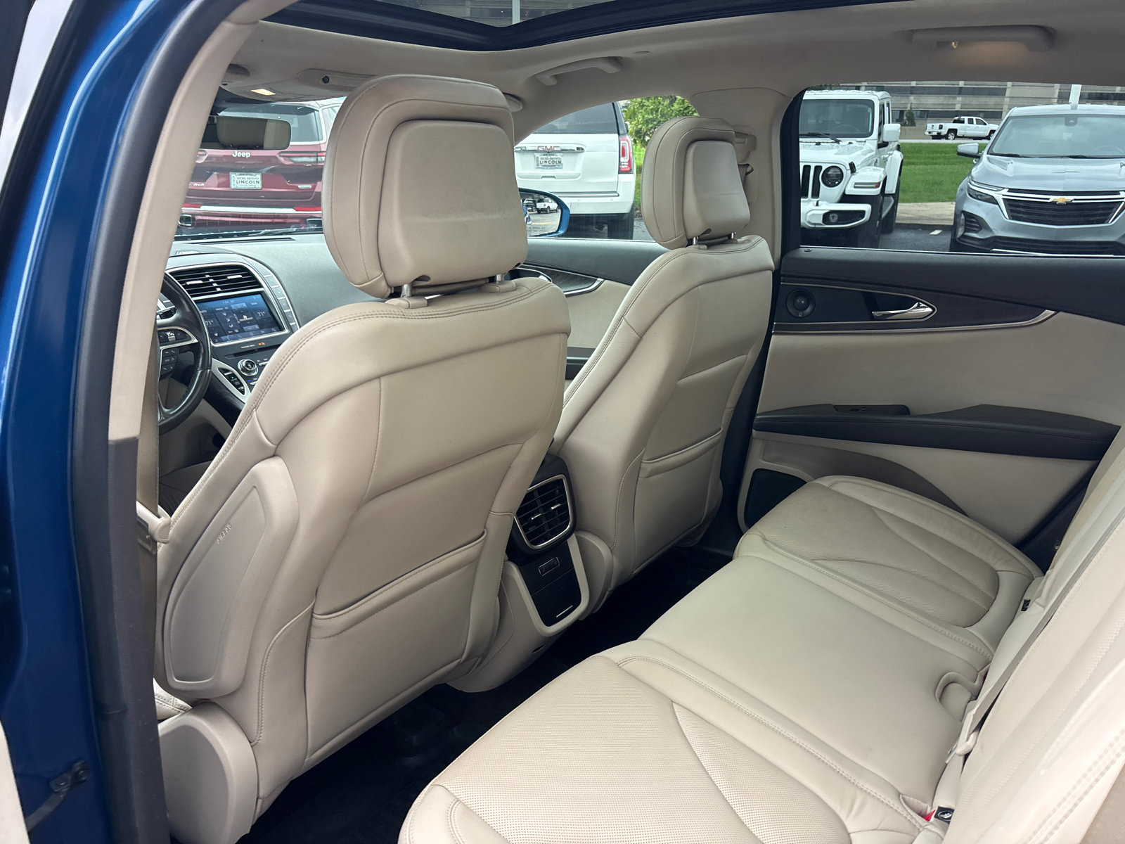 Used 2020 Lincoln Nautilus Reserve w/ Equipment Group 201A AWD/4WD image 26