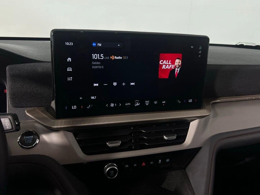 Used 2025 Ford Explorer Active image 18