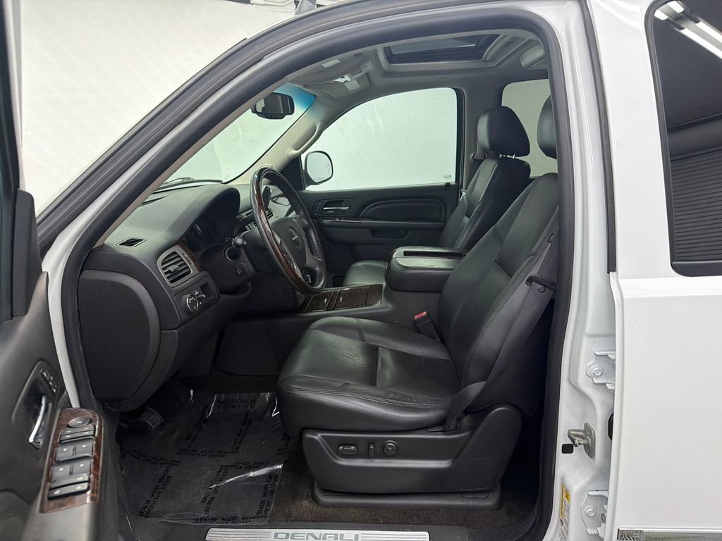 Used 2012 GMC Yukon XL Denali AWD/4WD image 9