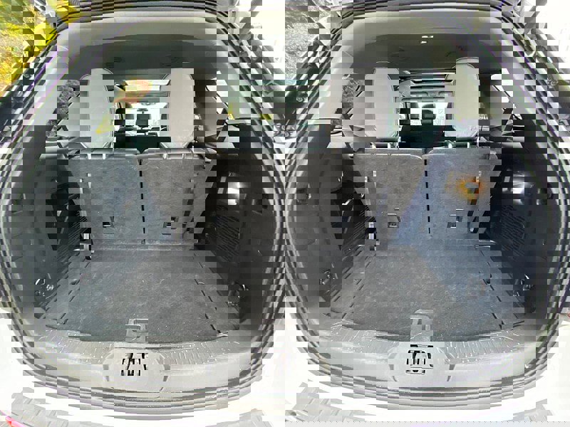 Certified 2022 Ford Explorer XLT w/ Equipment Group 202A image 10