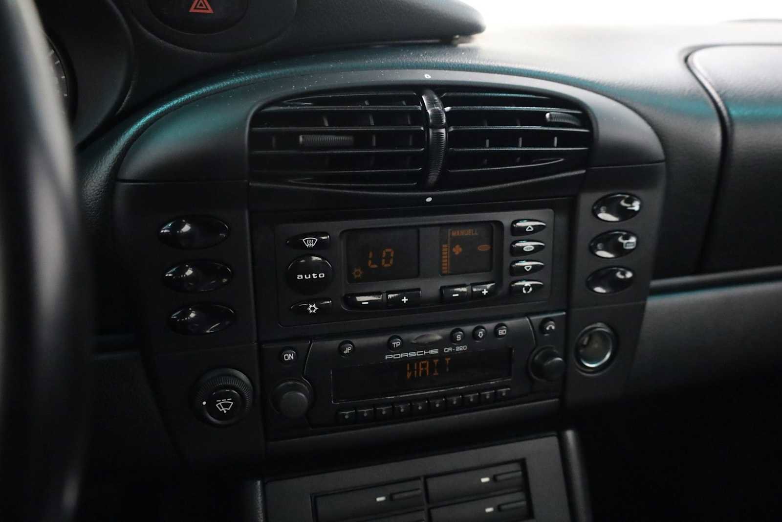 Used 2001 Porsche 911 Carrera image 30