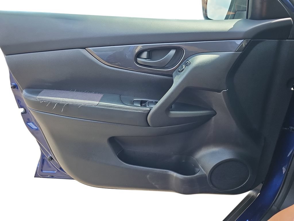 Used 2020 Nissan Rogue S AWD/4WD image 25
