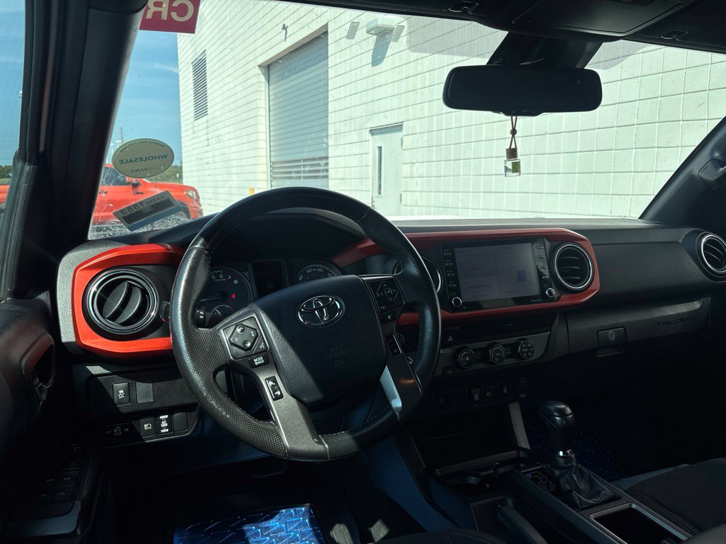 Used 2020 Toyota Tacoma TRD Sport RWD image 2