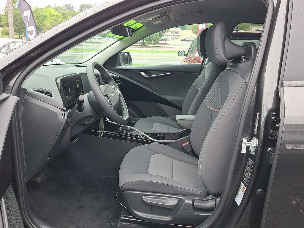 Certified 2023 Kia Niro LX FWD image 3