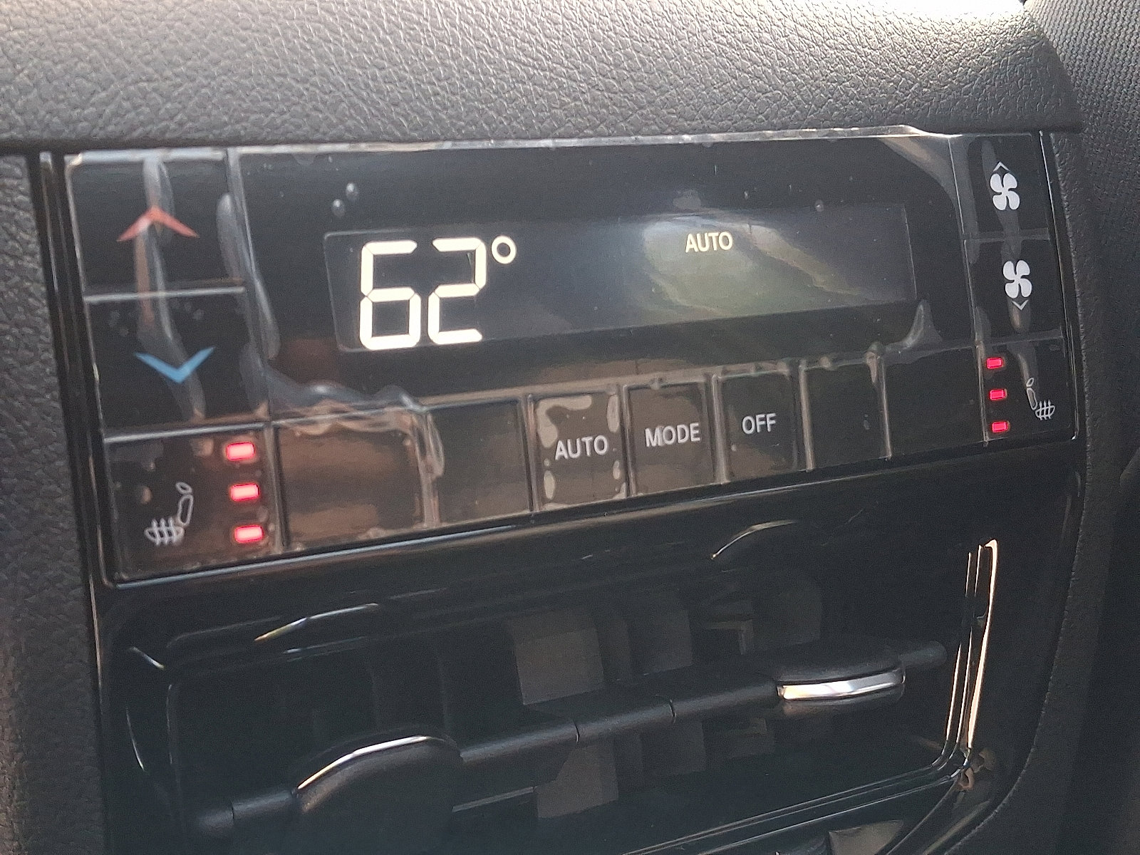 New 2025 Jeep Grand Cherokee L Limited w/ Black Appearance Package image 8