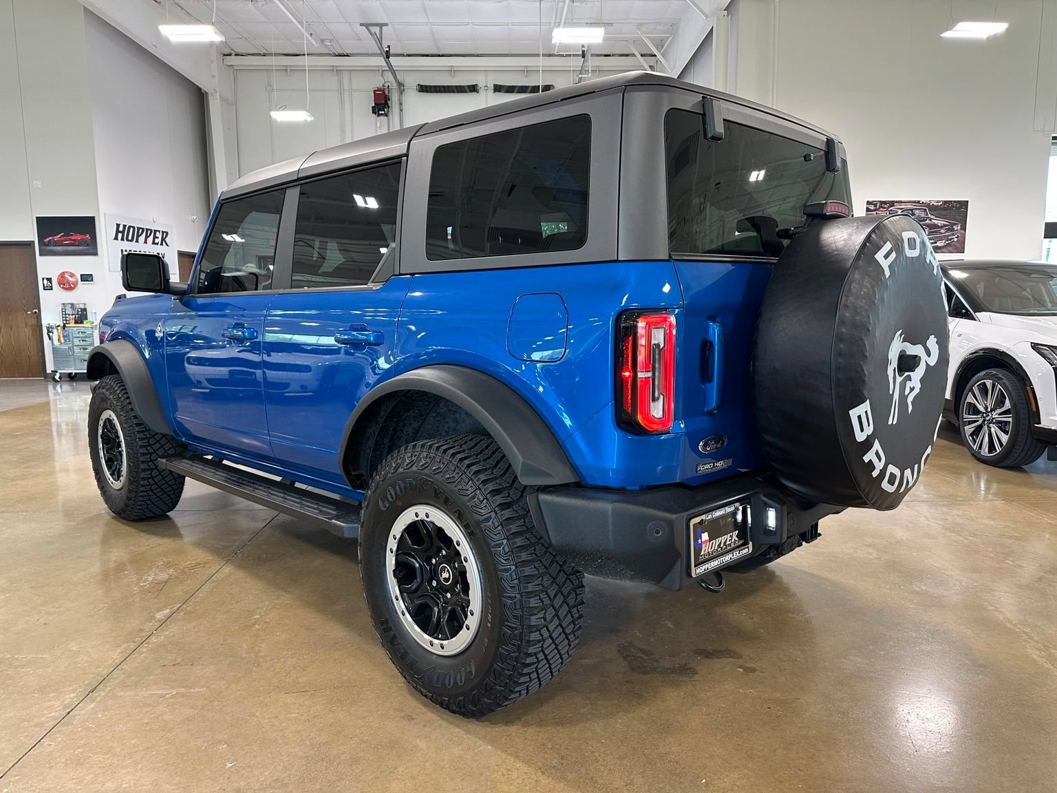 Used 2022 Ford Bronco Outer Banks w/ Sasquatch Package AWD/4WD image 5