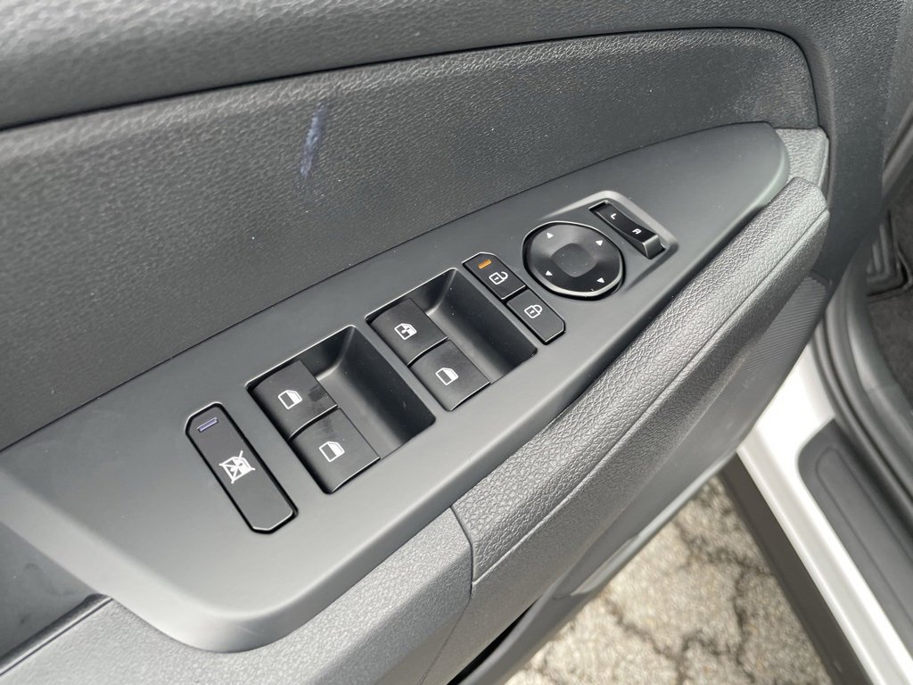 New 2026 Kia Sportage LX image 12