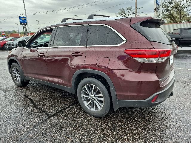 Used 2019 Toyota Highlander XLE AWD/4WD image 5