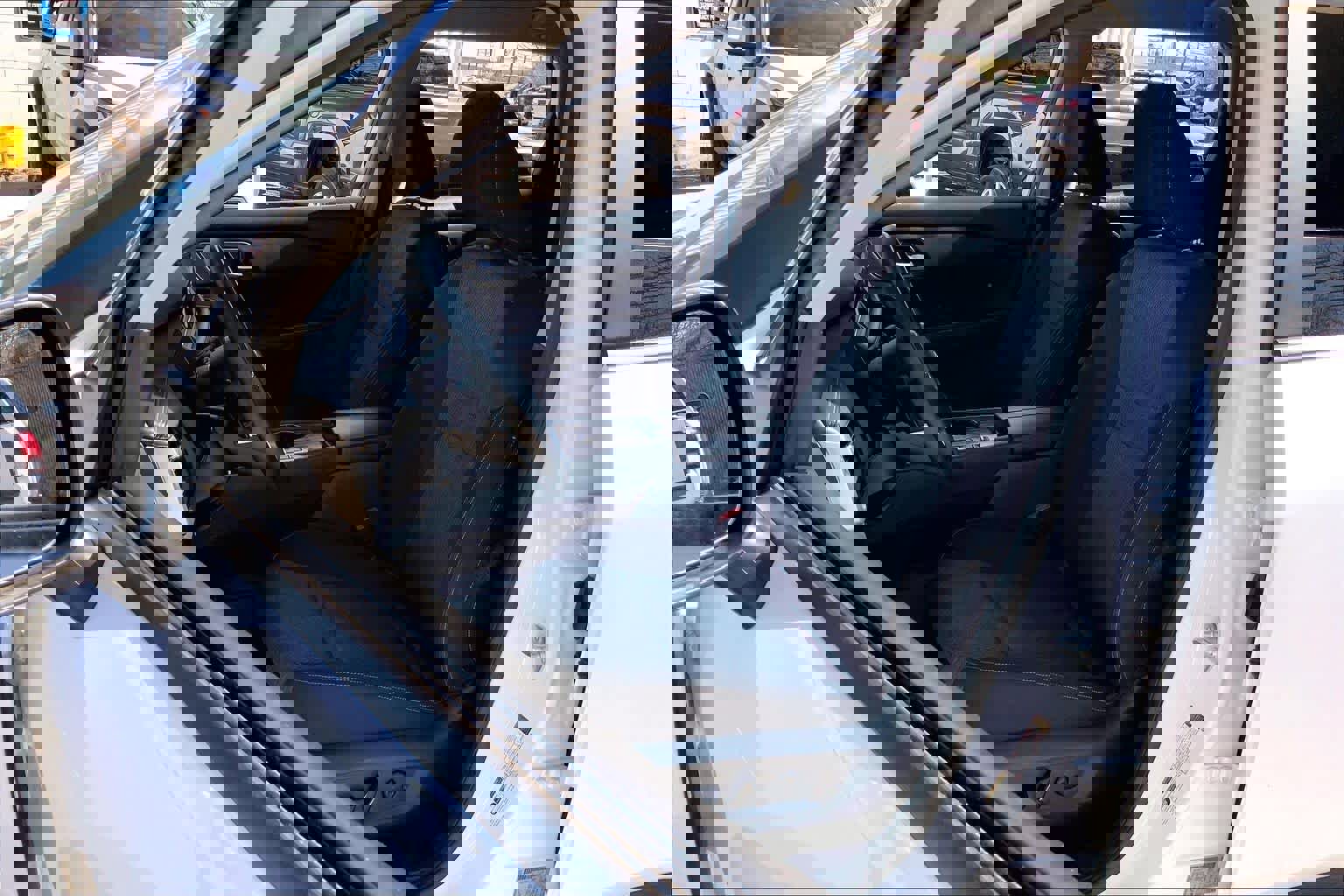 Used 2024 Nissan Rogue SV image 8