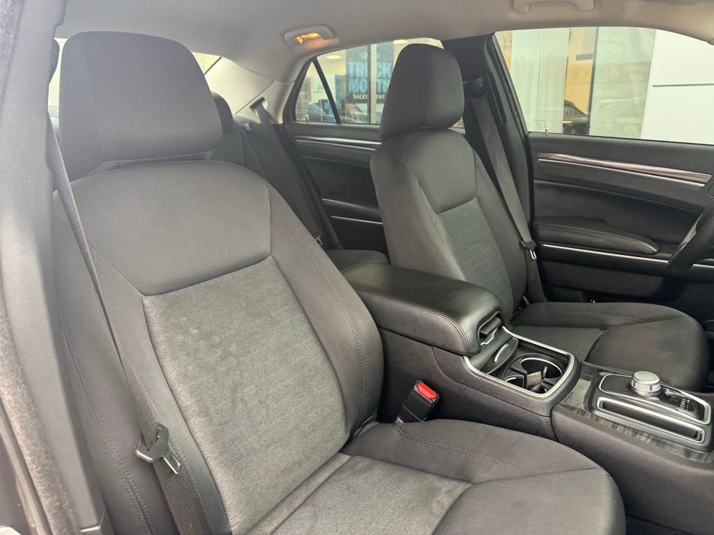 Used 2020 Chrysler 300 Touring w/ Sport Appearance Package image 23