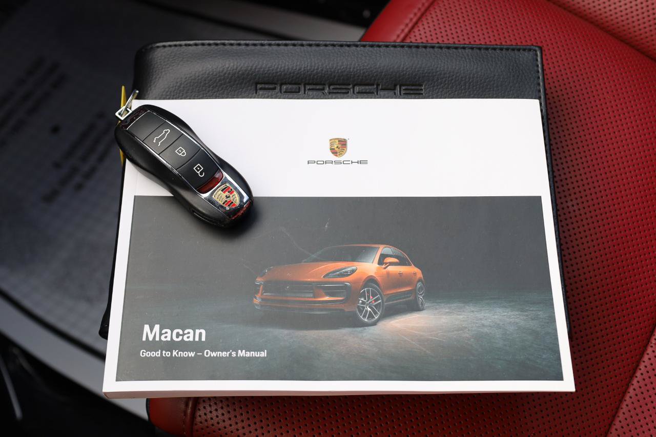 Used 2024 Porsche Macan S AWD/4WD image 15