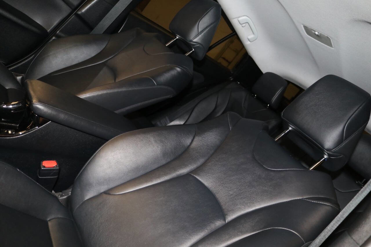 Used 2017 Toyota Prius Prime Advanced image 70