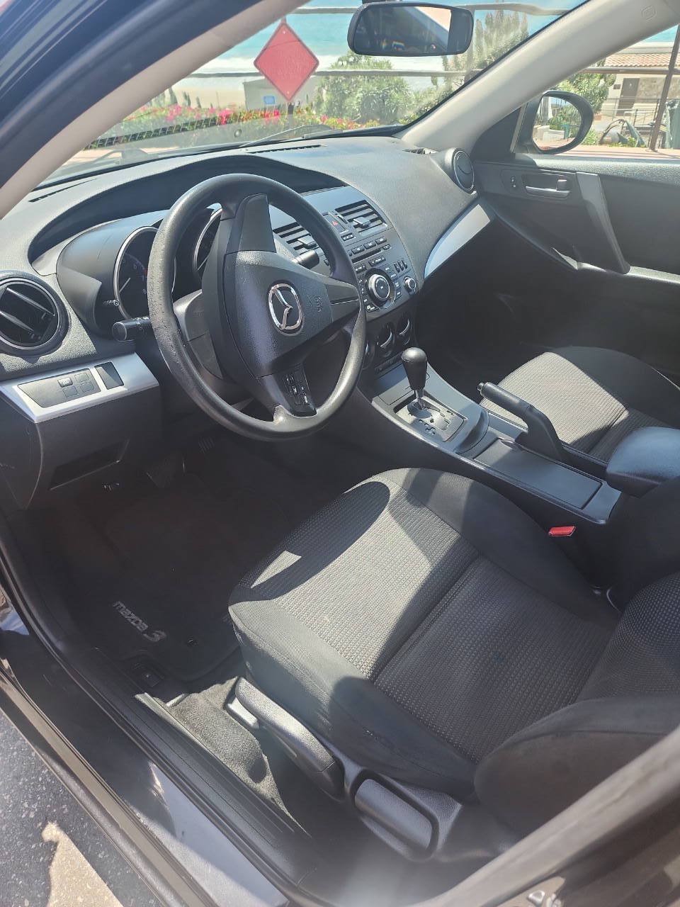Used 2013 MAZDA MAZDA3 i SV w/ Convenience Pkg FWD image 8