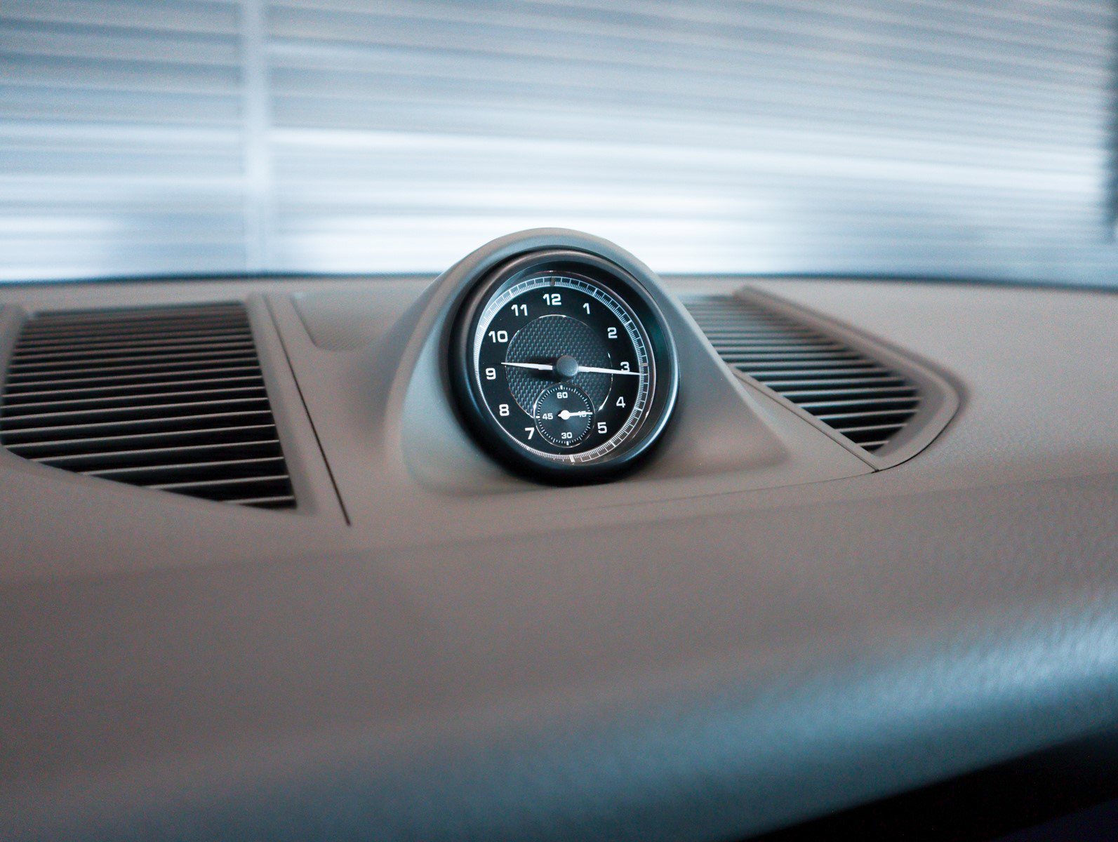 Used 2025 Porsche Macan image 22