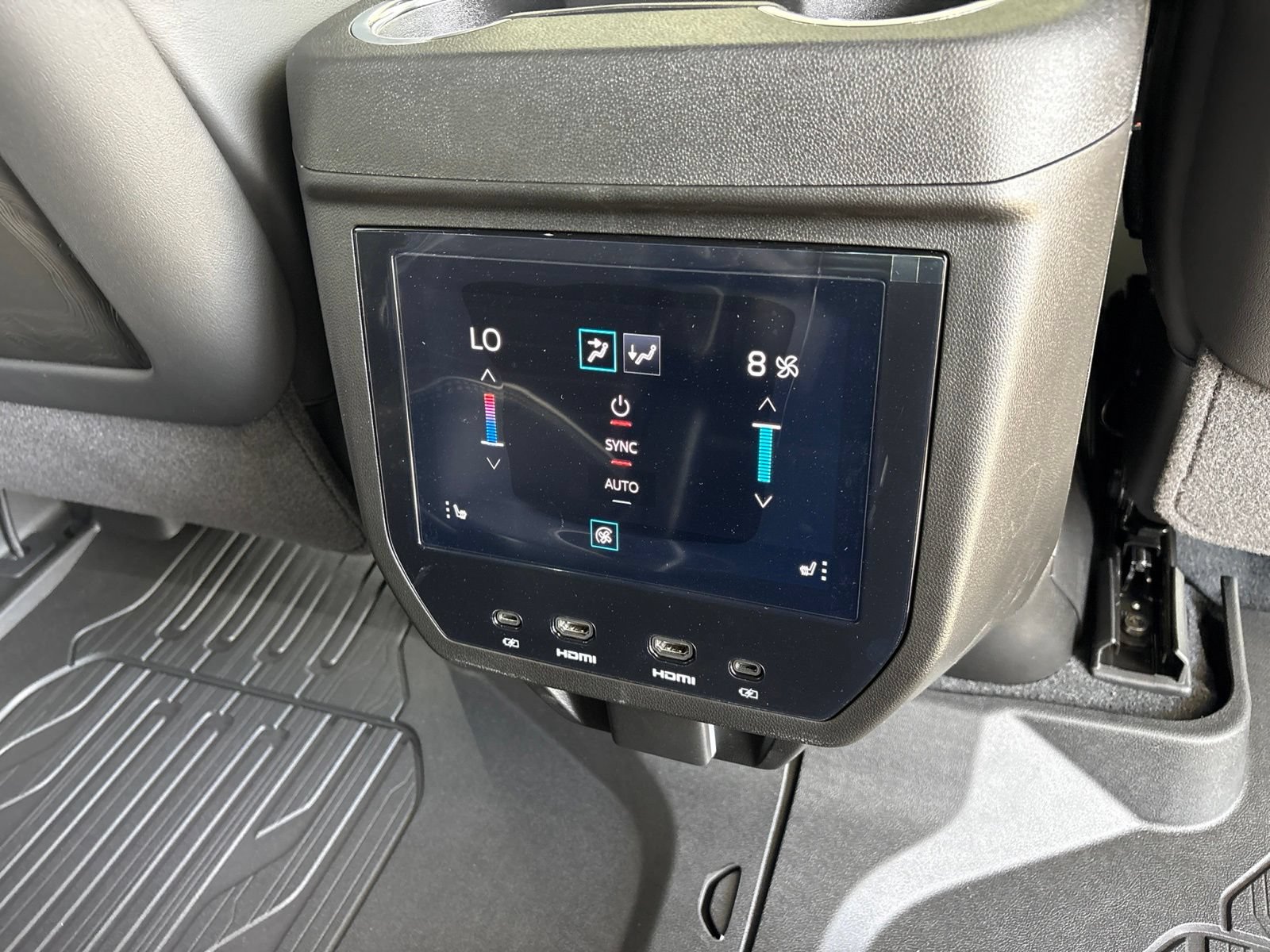 New 2026 GMC Yukon XL Denali Ultimate w/ LPO, Floor Liner Package AWD/4WD image 27