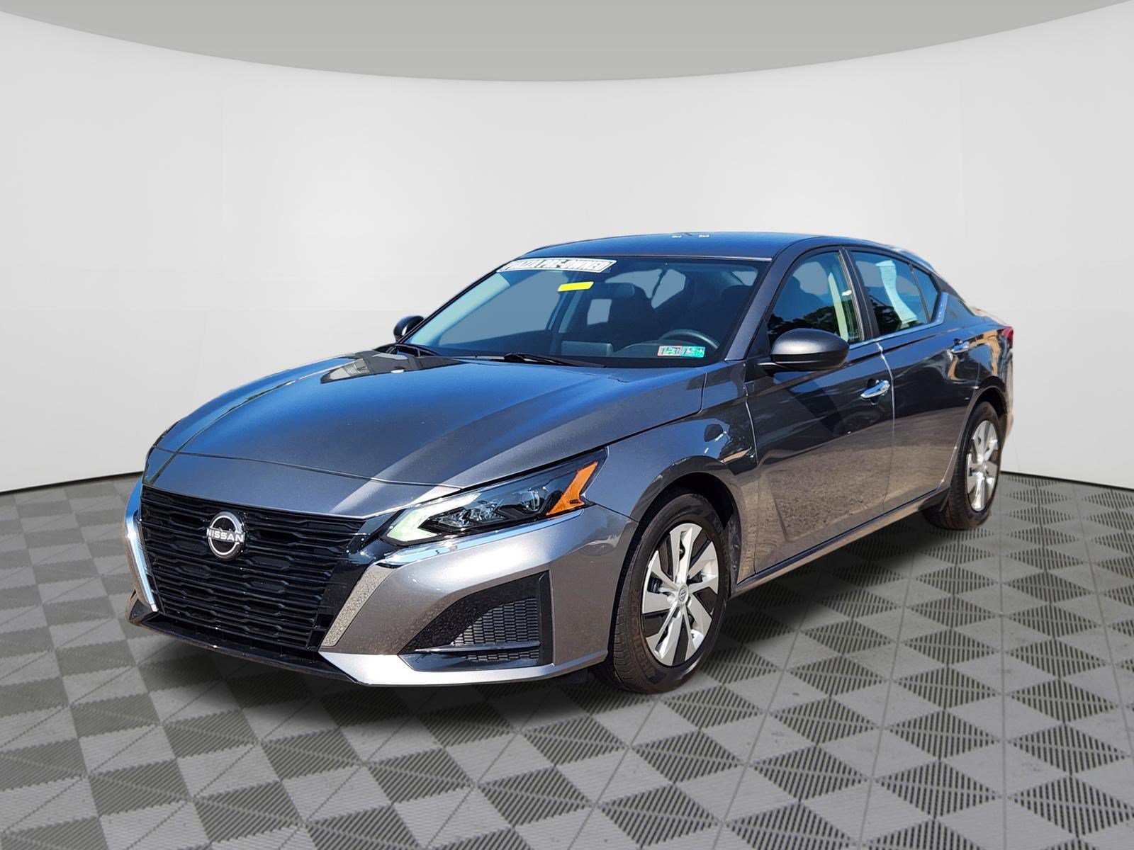 Certified 2025 Nissan Altima 2.5 S FWD image 2