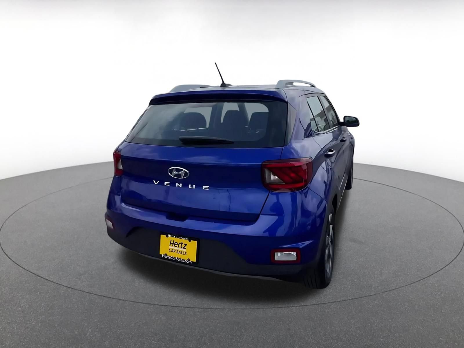 Used 2025 Hyundai Venue SEL FWD image 14