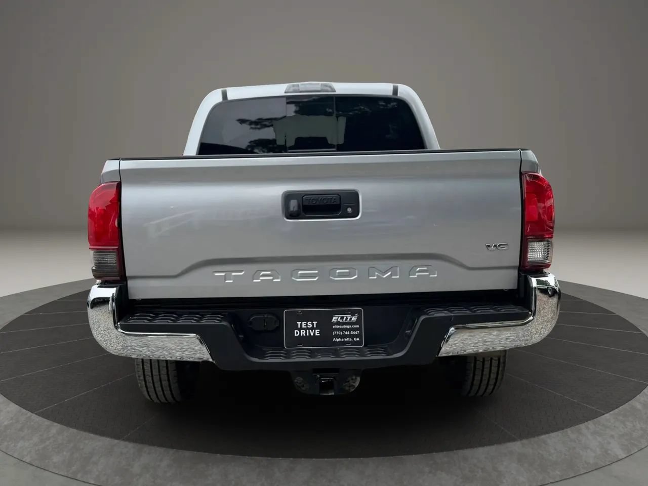 Used 2023 Toyota Tacoma SR5 RWD image 6