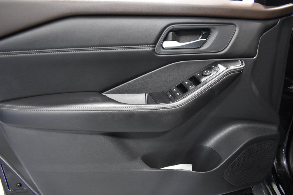 Certified 2023 Nissan Rogue SV w/ SV Premium Package AWD/4WD image 14