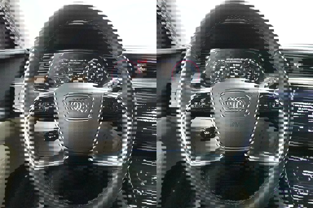 Used 2024 Audi Q8 e-tron Premium Plus w/ Premium Plus Package image 13