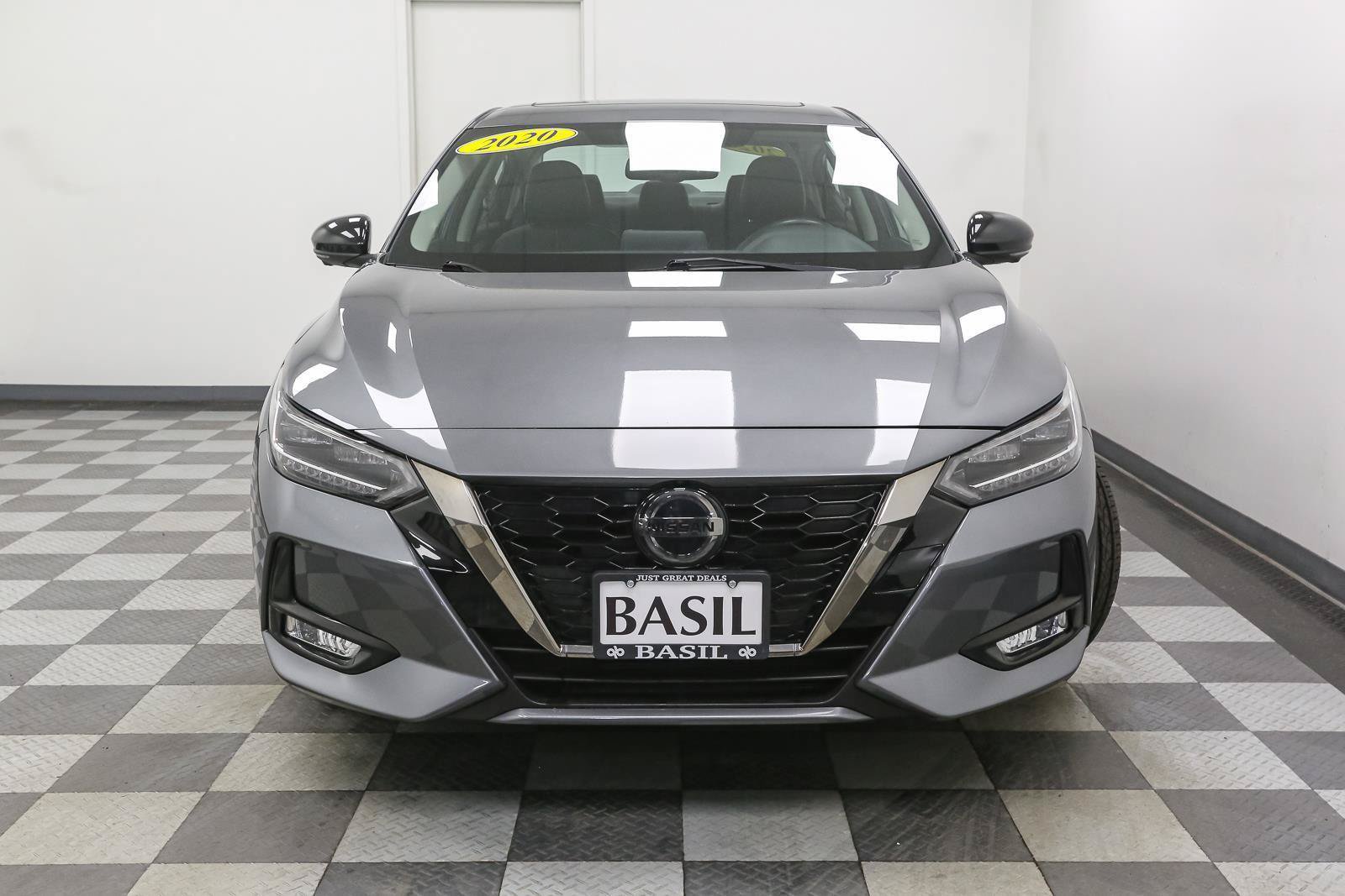 Used 2020 Nissan Sentra SR w/ Premium Package FWD image 3