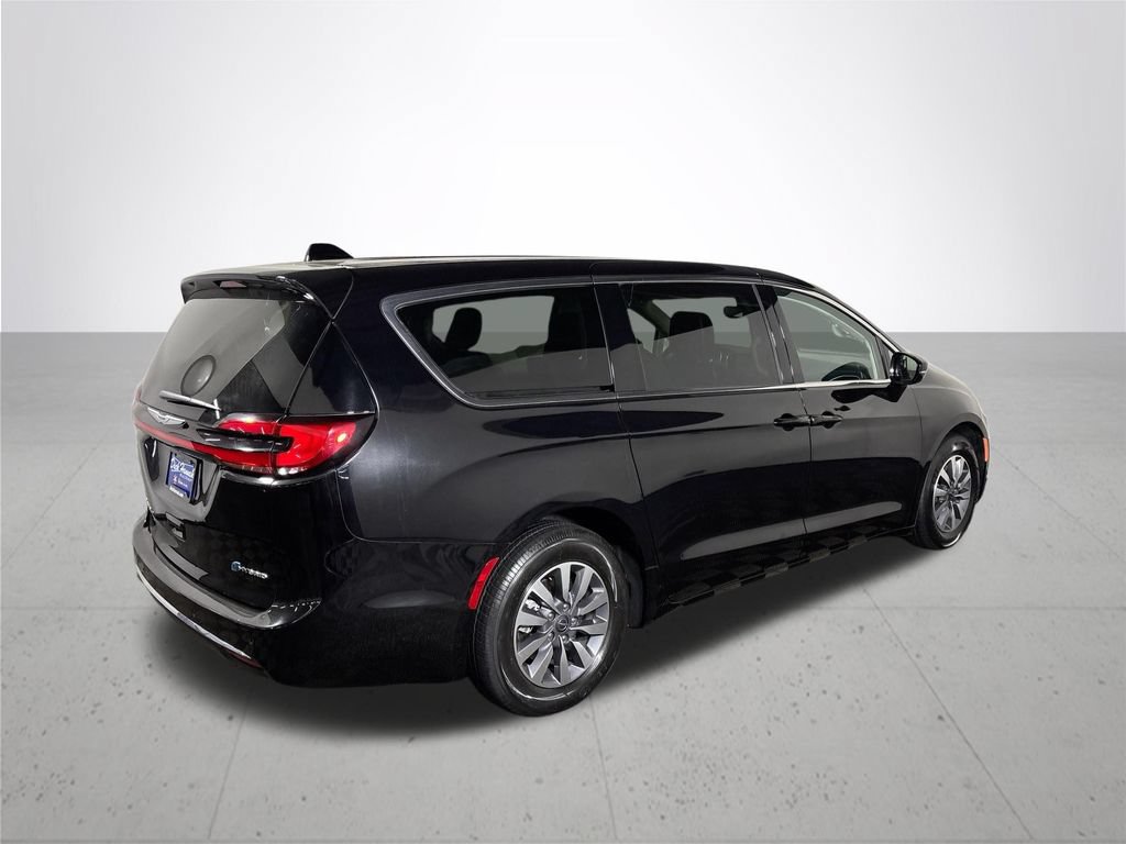 Used 2024 Chrysler Pacifica Limited FWD image 6
