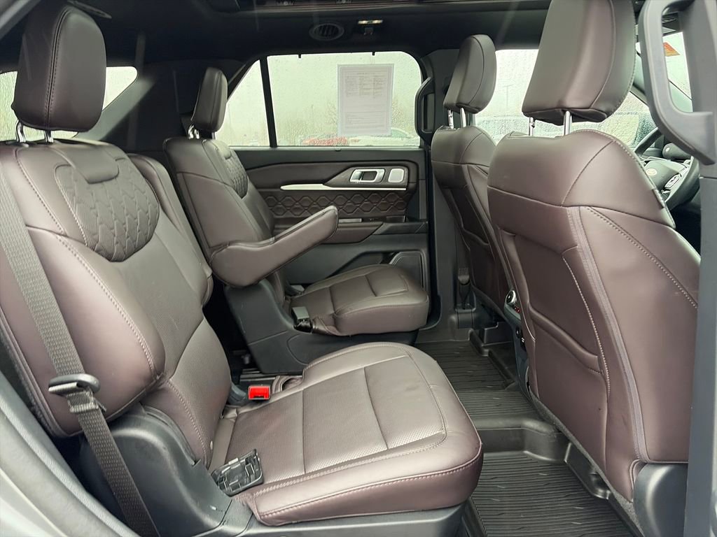 Used 2025 Ford Explorer Platinum w/ LUX Leather Package AWD/4WD image 36