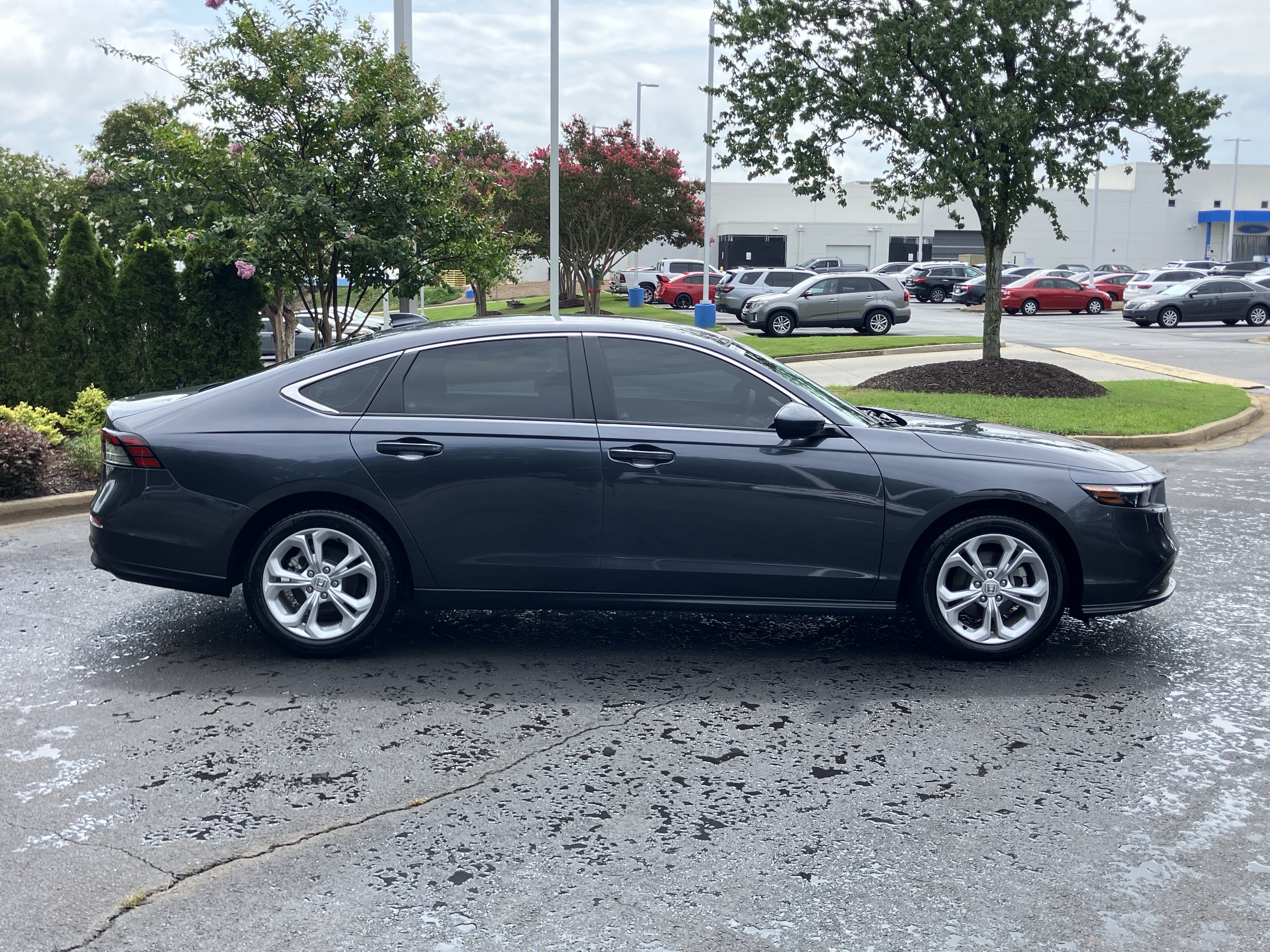 Used 2025 Honda Accord LX image 11