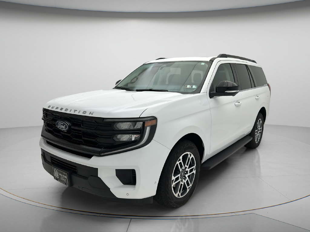Used 2025 Ford Expedition Active AWD/4WD image 3