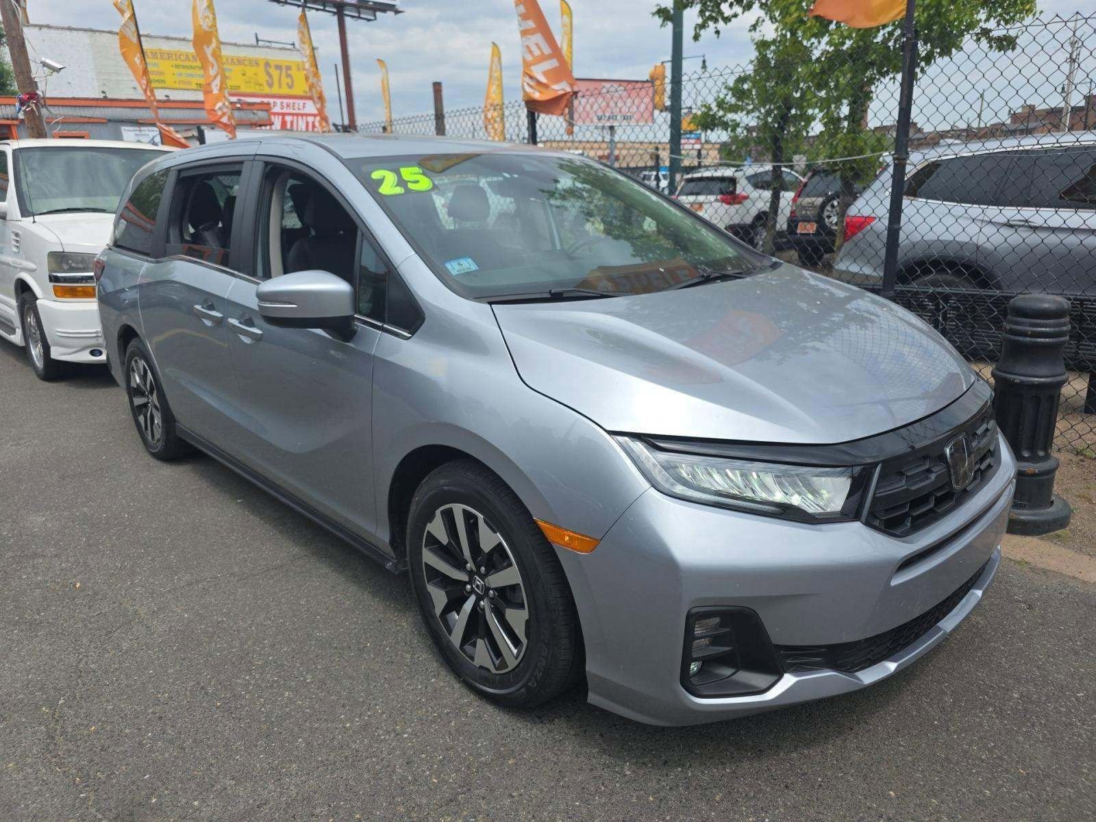 Used 2025 Honda Odyssey EX-L image 5