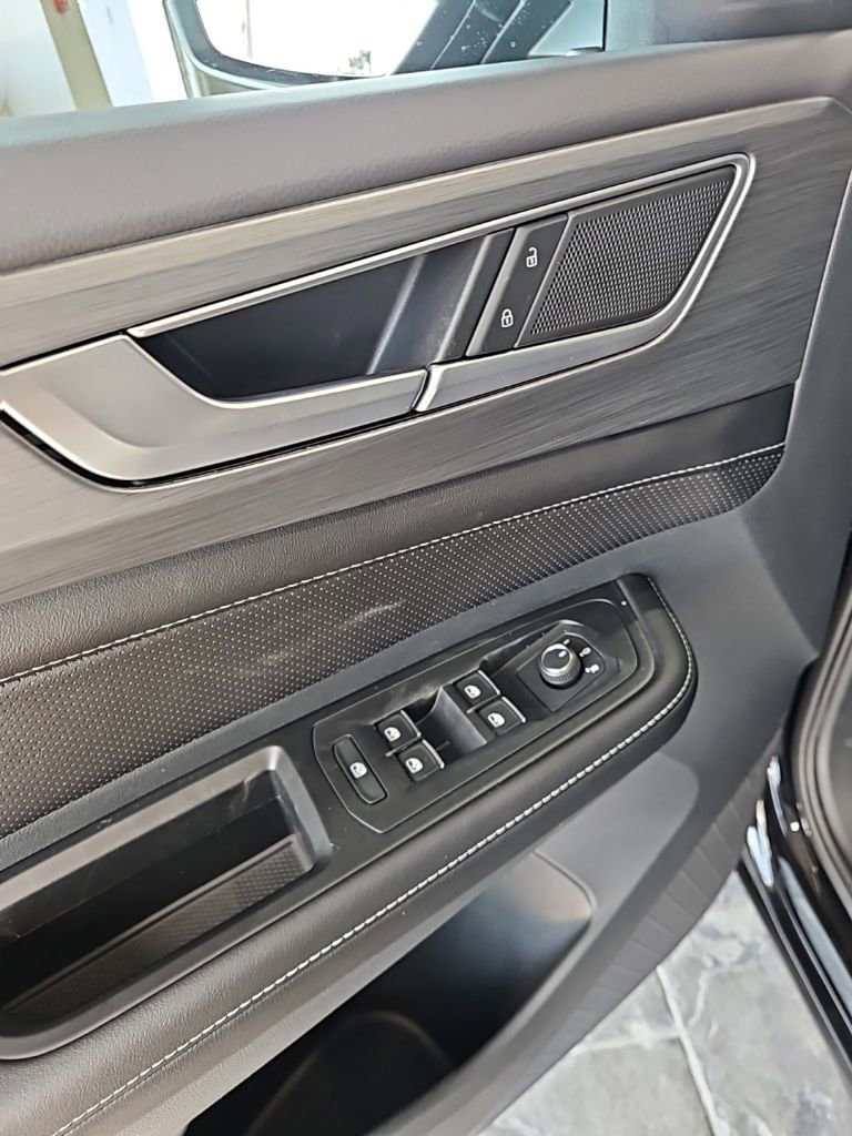 New 2026 Volkswagen Atlas Cross Sport SE image 26