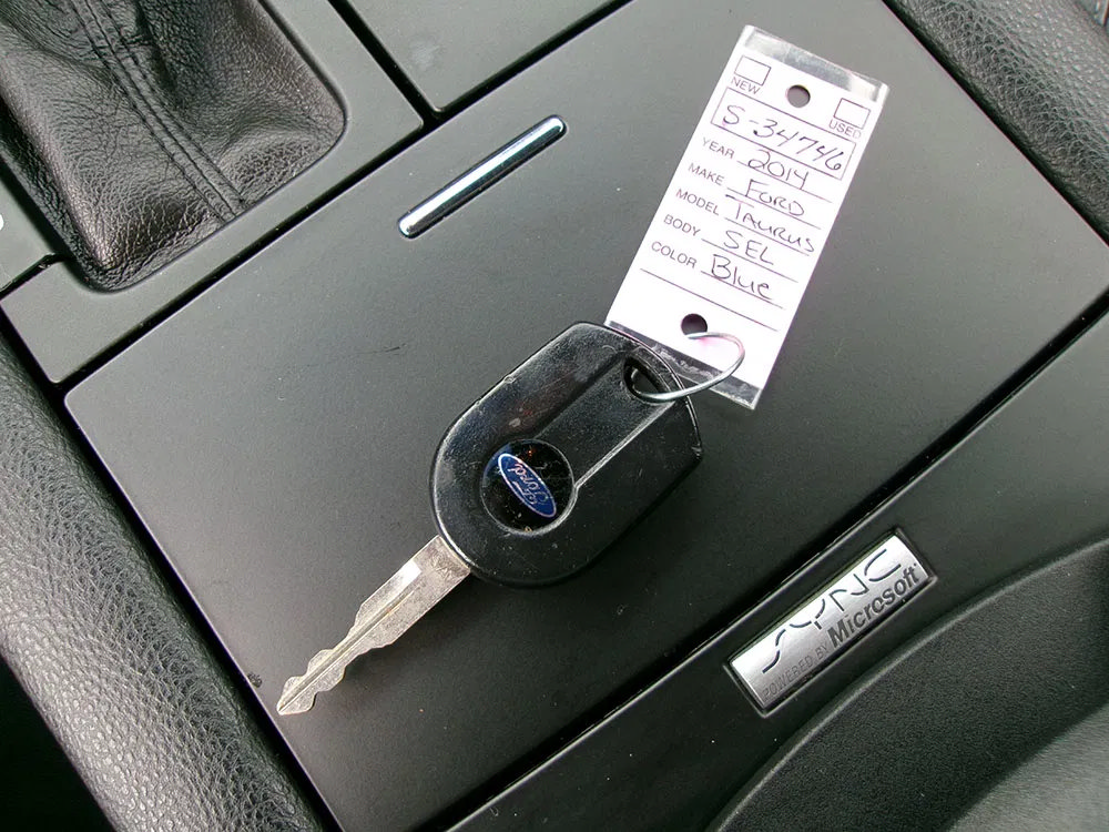 Used 2014 Ford Taurus SEL w/ Equipment Group 201A FWD image 17