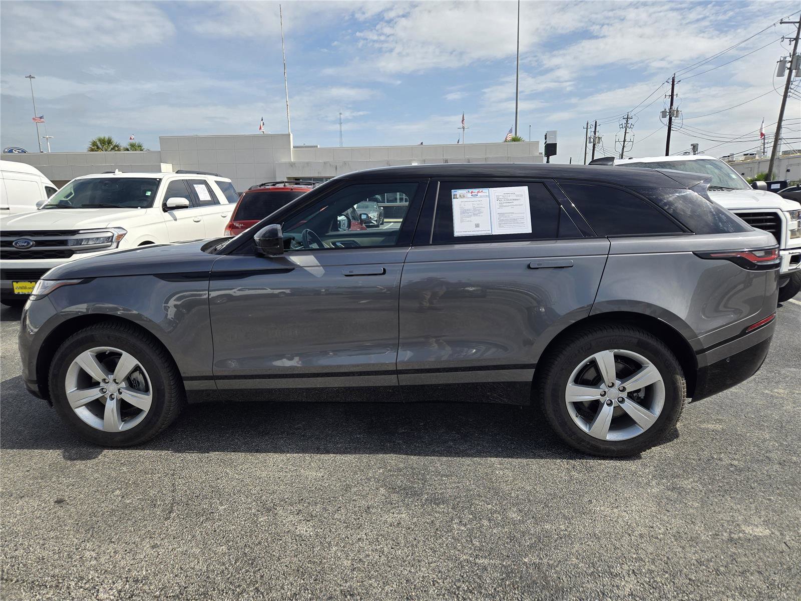 Used 2019 Land Rover Range Rover Velar S AWD/4WD image 5